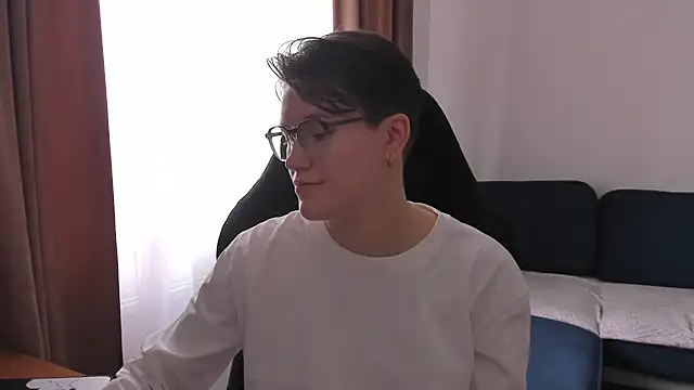 JessieFlower online show from April 22, 2026, 8:17 am