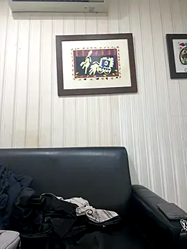 mumuowl online show from November 26, 2025, 6:20 pm