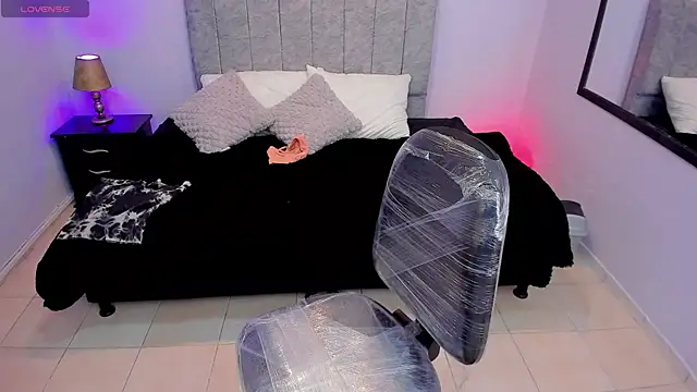 Lana stone  online show from March 9, 2025, 3:22 am