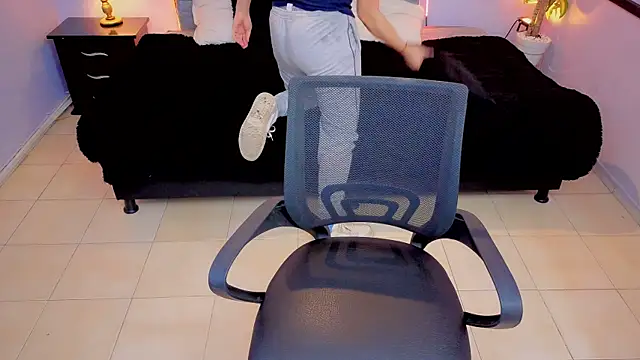 Lana stone  online show from October 30, 2025, 3:30 am