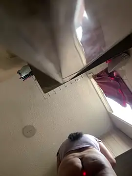 Snapshot of Kym_Owens chatting on March 4, 2025, 9:00 pm Kym Owens online show from March 4, 2025, 9:00 pm