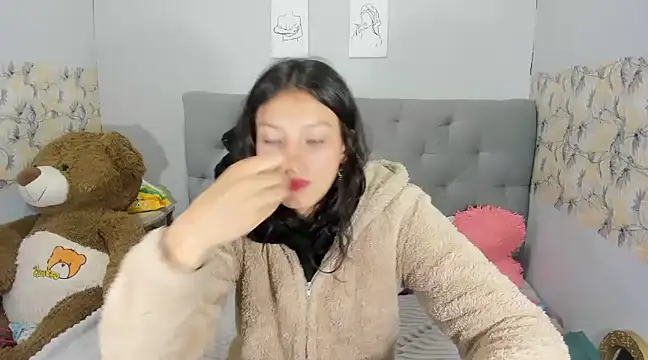 Emma-Wilson online show from February 3, 2025, 10:43 pm