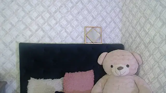 Emma-Wilson online show from October 6, 2025, 4:21 am