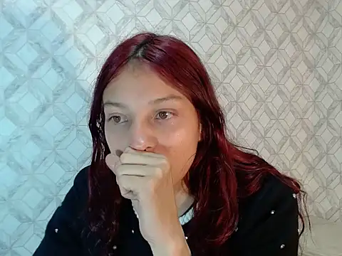 Snapshot of Emma-Wilson chatting on June 23, 2026, 3:48 am Emma-Wilson online show from June 23, 2026, 3:48 am