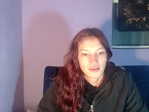 Snapshot of Emma-Wilson chatting on July 18, 2026, 8:18 am Emma-Wilson online show from July 18, 2026, 8:18 am