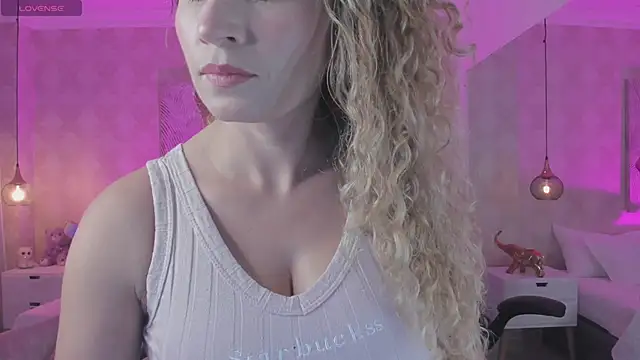 Shantall   online show from February 22, 2025, 11:02 am