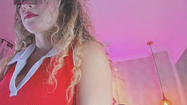 Snapshot of Shantall__ chatting on May 5, 2026, 11:07 am Shantall online show from May 5, 2026, 11:07 am
