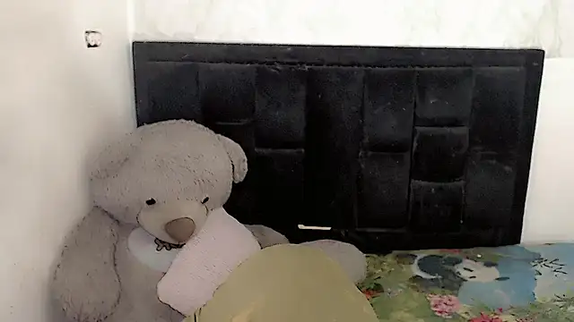 Michell Queen online show from November 23, 2025, 11:48 pm