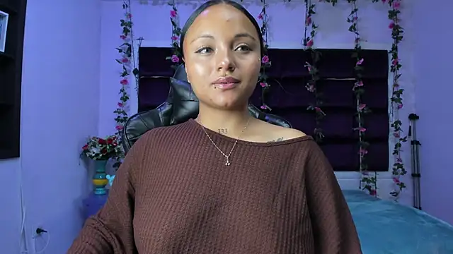 sweelanna   online show from June 2, 2026, 12:34 am