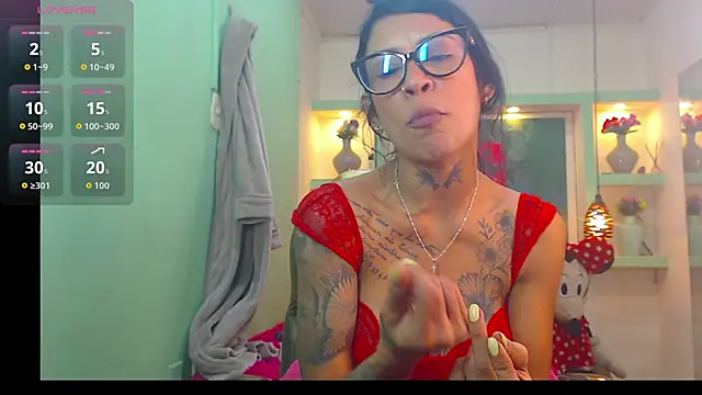 Snapshot of lorenapinto chatting on June 10, 2026, 4:12 am lorenapinto online show from June 10, 2026, 4:12 am