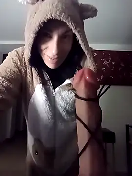 freyamoret online show from March 13, 2025, 3:54 am