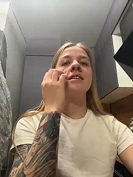 candy maggie online show from November 22, 2025, 2:16 pm