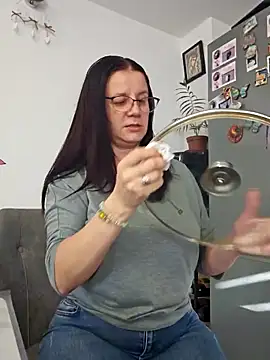 Snapshot of KristenVega chatting on October 27, 2025, 1:04 pm KristenVega online show from October 27, 2025, 1:04 pm