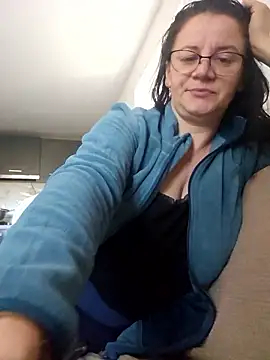 Snapshot of KristenVega chatting on October 29, 2025, 8:16 am KristenVega online show from October 29, 2025, 8:16 am