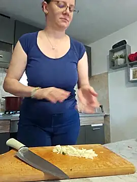 Snapshot of KristenVega chatting on October 30, 2025, 8:49 am KristenVega online show from October 30, 2025, 8:49 am