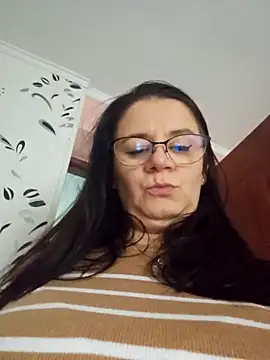 Snapshot of KristenVega chatting on November 10, 2025, 11:53 am KristenVega online show from November 10, 2025, 11:53 am