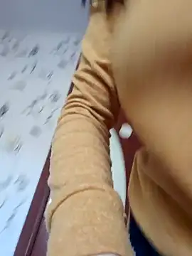 Snapshot of KristenVega chatting on November 12, 2025, 12:27 pm KristenVega online show from November 12, 2025, 12:27 pm