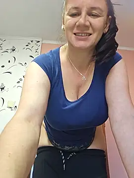 Snapshot of KristenVega chatting on November 13, 2025, 11:53 am KristenVega online show from November 13, 2025, 11:53 am