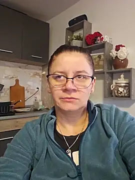 Snapshot of KristenVega chatting on November 17, 2025, 7:47 am KristenVega online show from November 17, 2025, 7:47 am