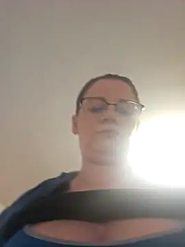 Snapshot of KristenVega chatting on November 20, 2025, 8:58 am KristenVega online show from November 20, 2025, 8:58 am