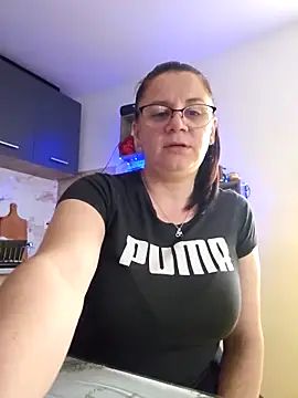 Snapshot of KristenVega chatting on December 14, 2025, 1:49 pm KristenVega online show from December 14, 2025, 1:49 pm