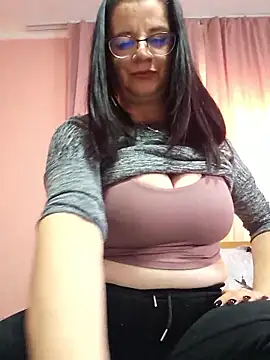 Snapshot of KristenVega chatting on January 9, 2026, 1:47 pm KristenVega online show from January 9, 2026, 1:47 pm