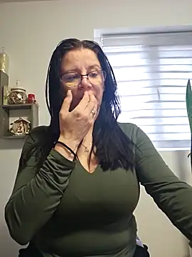 Snapshot of KristenVega chatting on February 17, 2026, 9:28 am KristenVega online show from February 17, 2026, 9:28 am