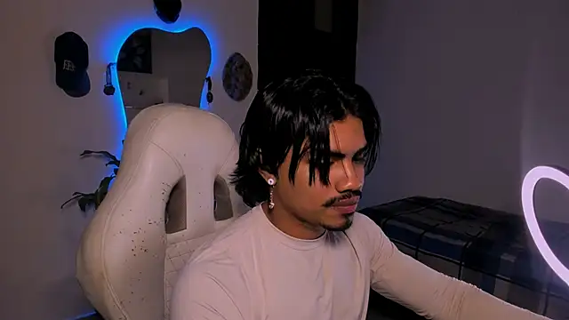 Young laroi online show from January 10, 2025, 7:04 am