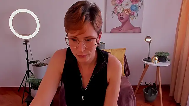 cuddlingbunny online show from February 28, 2025, 9:23 pm