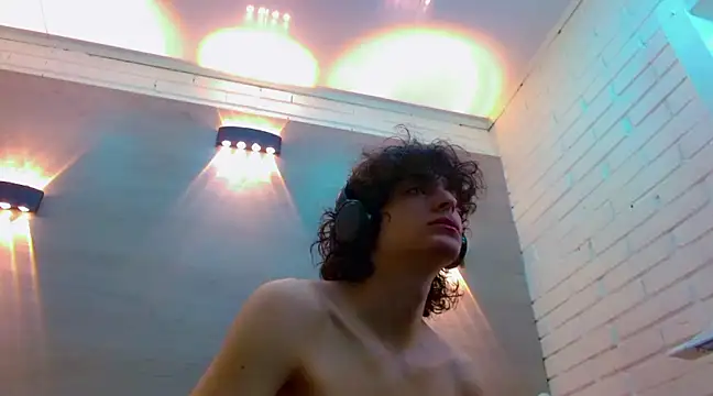 Sr BonnyEthan online show from February 8, 2025, 1:44 pm