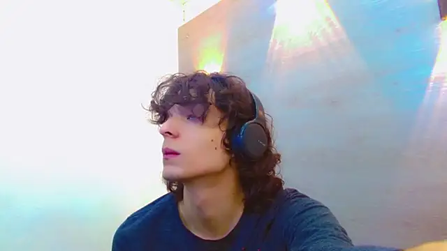 Sr BonnyEthan online show from September 16, 2025, 1:56 pm