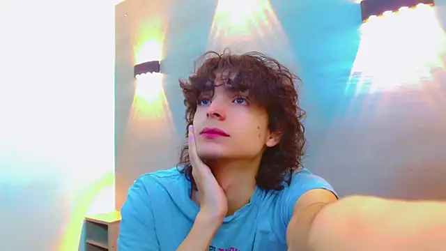 Sr BonnyEthan online show from September 26, 2025, 1:59 pm