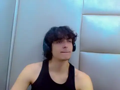 Sr BonnyEthan online show from February 25, 2026, 12:59 pm