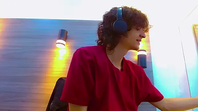 Sr BonnyEthan online show from April 11, 2026, 1:04 pm