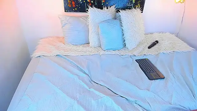 cloe bridgee online show from December 22, 2024, 9:22 am