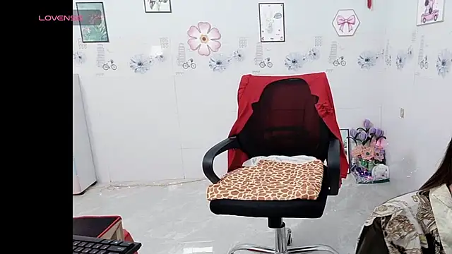 Lanian 99 online show from March 18, 2026, 11:41 pm