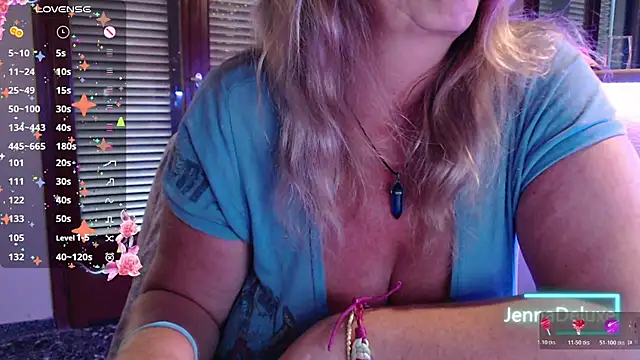 Snapshot of JennaDeluxe chatting on July 4, 2026, 4:07 am JennaDeluxe online show from July 4, 2026, 4:07 am