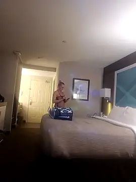 mollyfourtune online show from January 7, 2026, 4:26 am