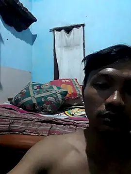 jojokom99 online show from April 16, 2026, 8:09 pm