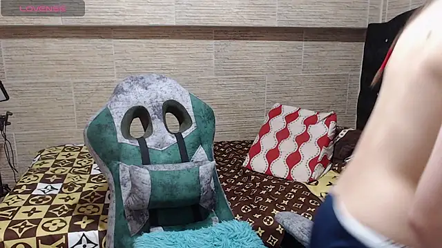 pretty cristal69 online show from January 25, 2025, 5:29 am