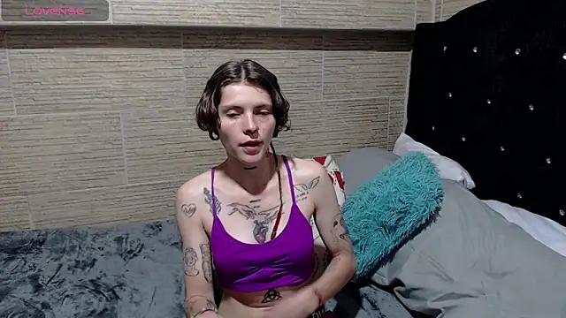 pretty cristal69 online show from February 22, 2025, 10:42 pm