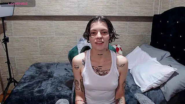 pretty cristal69 online show from February 26, 2025, 10:31 pm