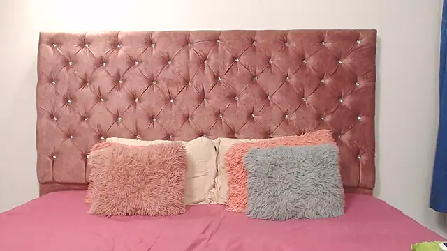 SsofiCollins online show from March 1, 2026, 4:58 am