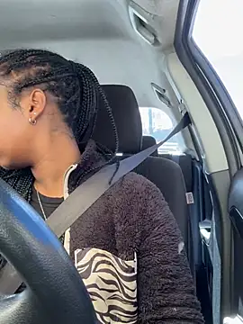 Your Paris online show from March 3, 2025, 6:33 pm