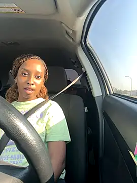 Your Paris online show from September 11, 2025, 4:07 pm