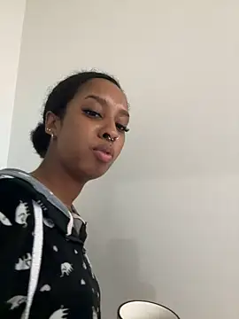 Your Paris online show from October 27, 2025, 2:43 pm