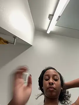 Your Paris online show from February 21, 2026, 1:01 pm