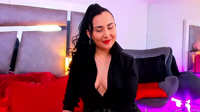 Evangeline Taylorr online show from February 28, 2025, 8:07 pm