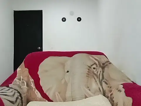 Snapshot of lucydreamm chatting on March 19, 2025, 2:05 am lucydreamm online show from March 19, 2025, 2:05 am