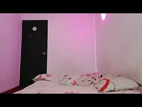 Snapshot of lucydreamm chatting on October 1, 2025, 1:11 am lucydreamm online show from October 1, 2025, 1:11 am